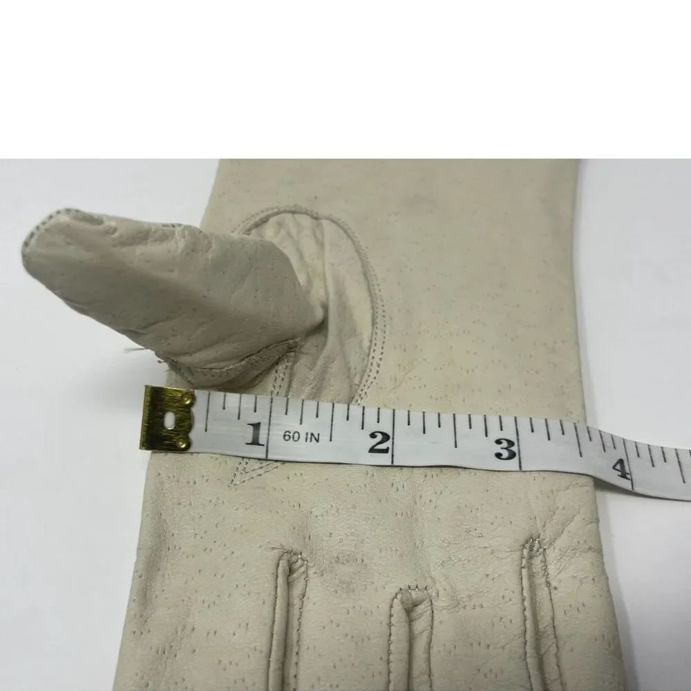 NWOT Vintage Cream Ladies Gloves Size Medium